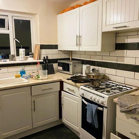 Comfortable Double Bedroom In London Hornchurch Екстер'єр фото