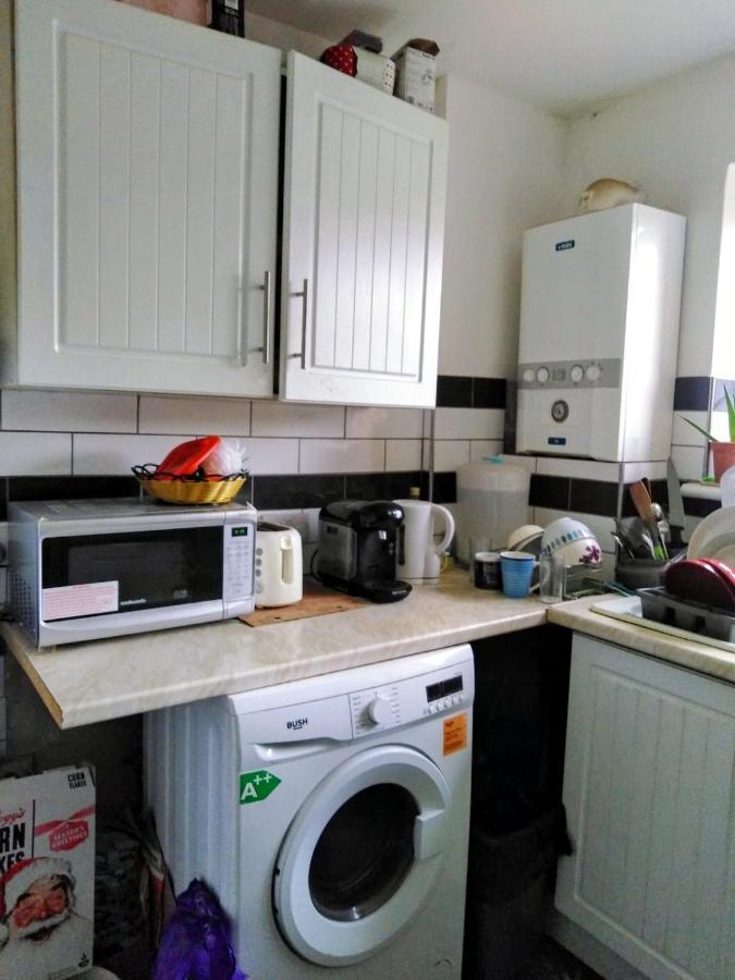Comfortable Double Bedroom In London Hornchurch Екстер'єр фото