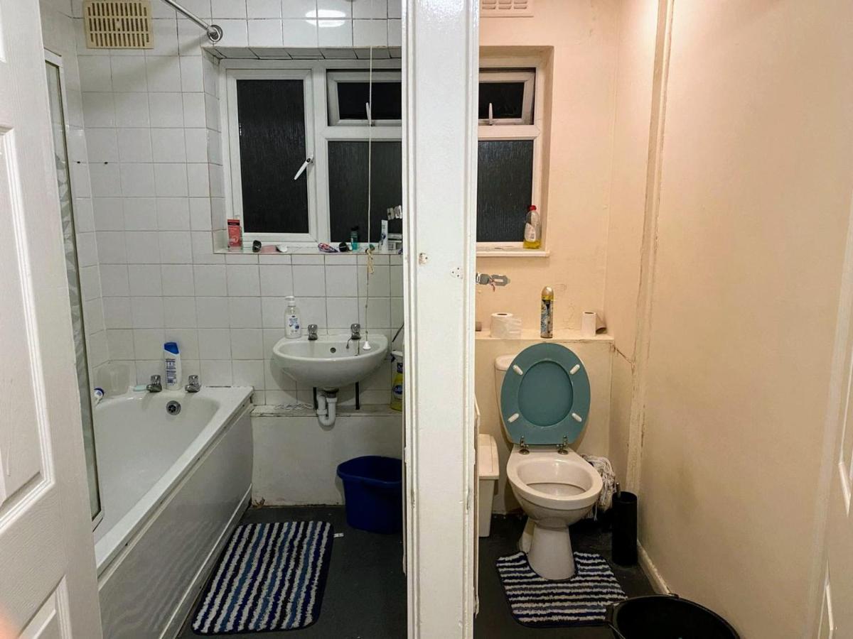 Comfortable Double Bedroom In London Hornchurch Екстер'єр фото